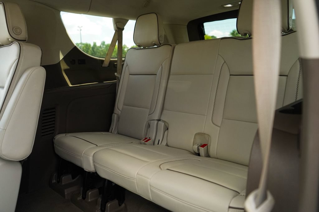 Used 2021 GMC Yukon XL Denali w/ Denali Premium Package AWD/4WD image 15