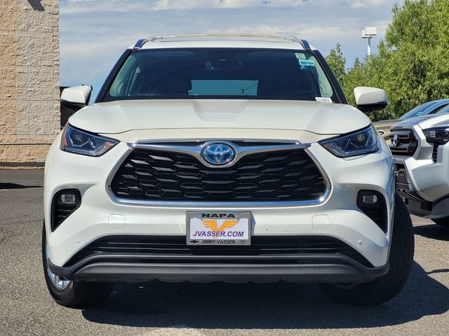 Used 2023 Toyota Highlander Limited AWD/4WD image 3