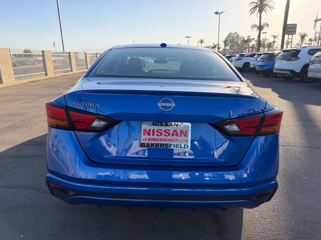 Certified 2025 Nissan Altima 2.5 SV FWD image 5