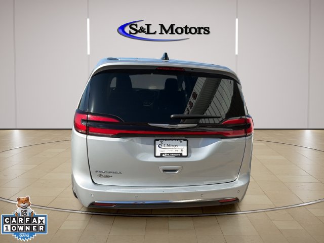 Certified 2024 Chrysler Pacifica Touring-L FWD image 6