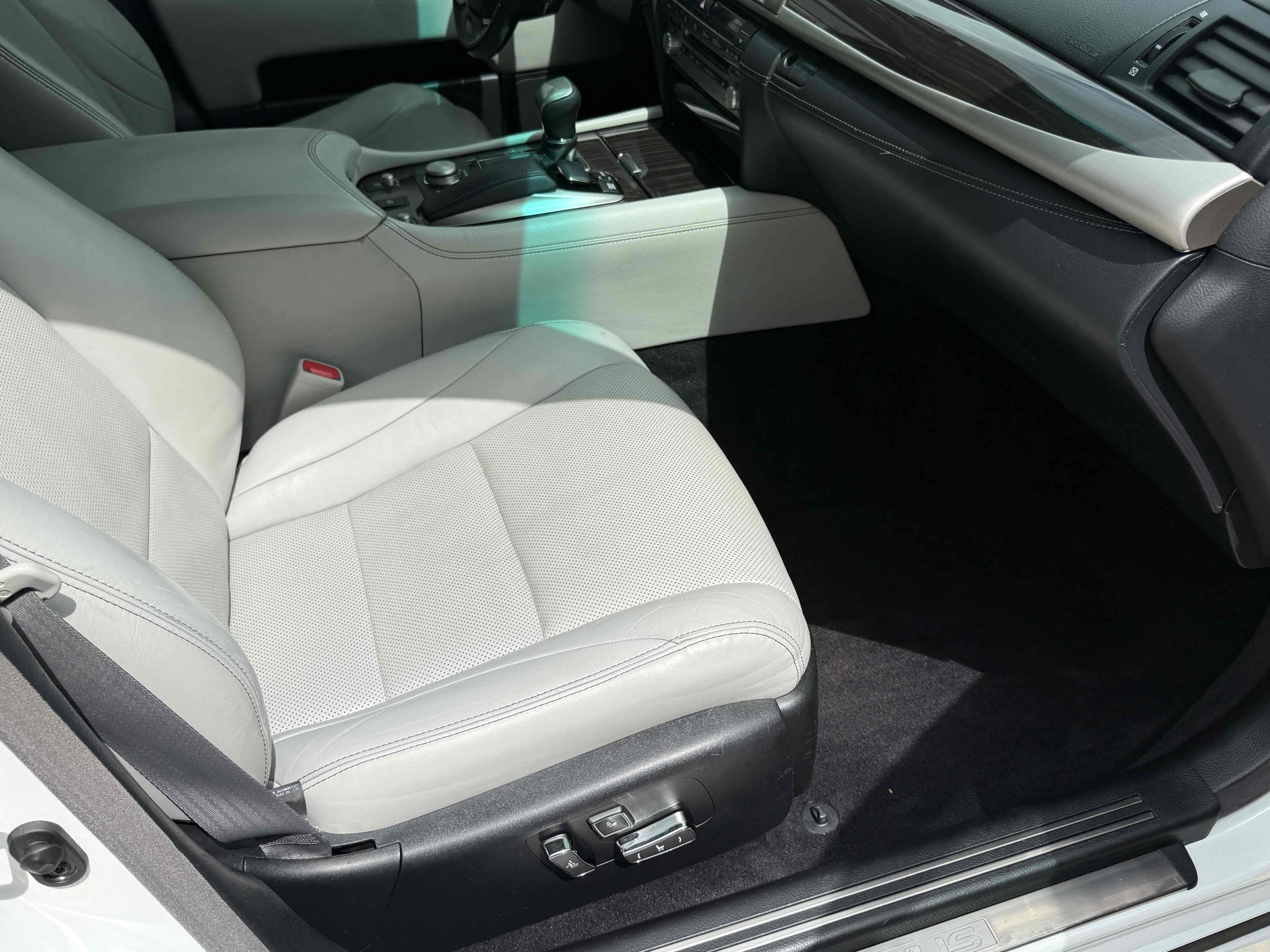 Used 2013 Lexus LS 460 L w/ All-Weather Pkg image 61