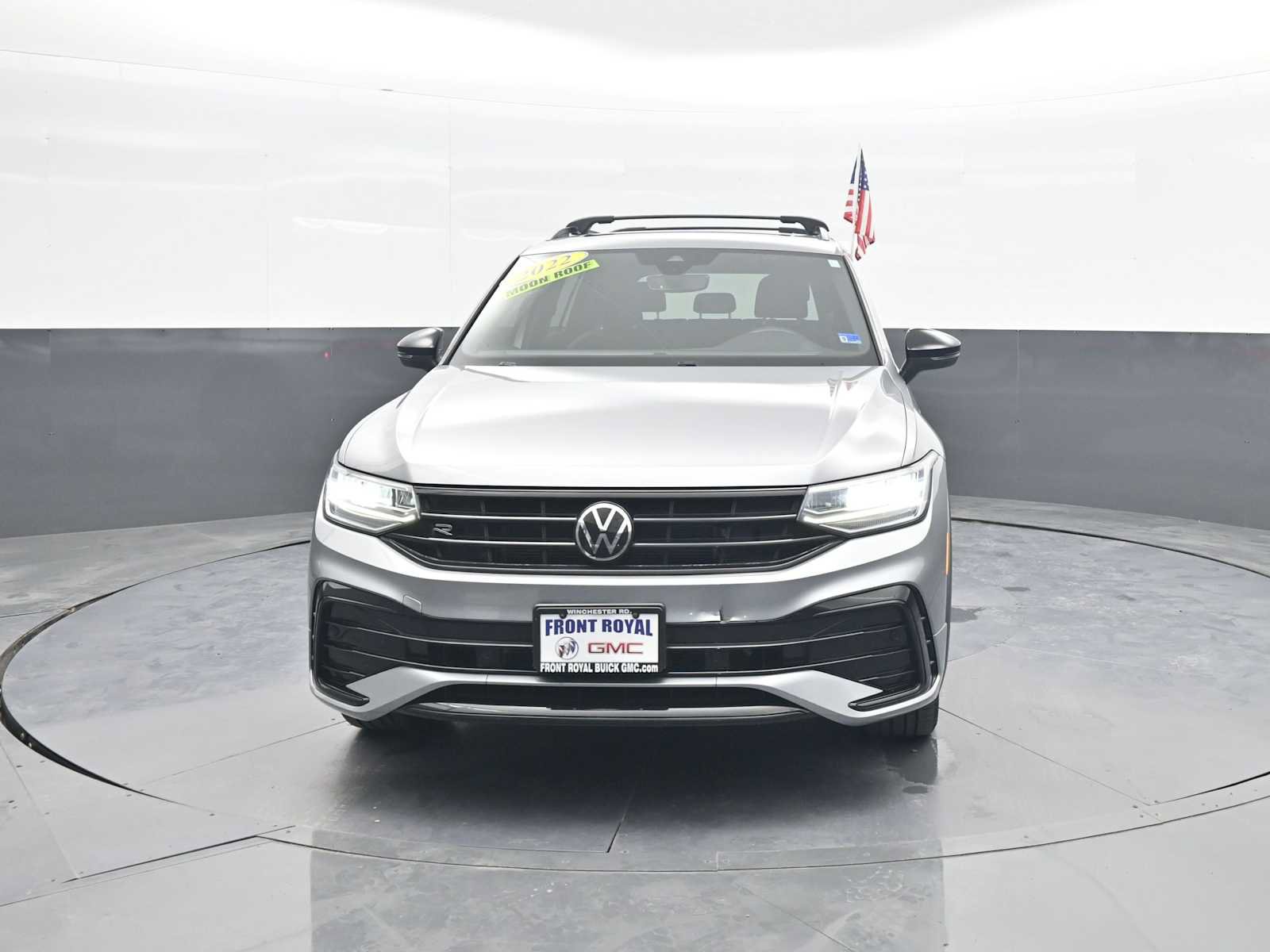 Used 2022 Volkswagen Tiguan SE R-Line AWD/4WD image 3