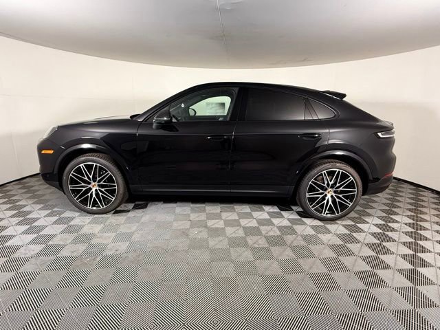 Certified 2025 Porsche Cayenne Coupe image 2