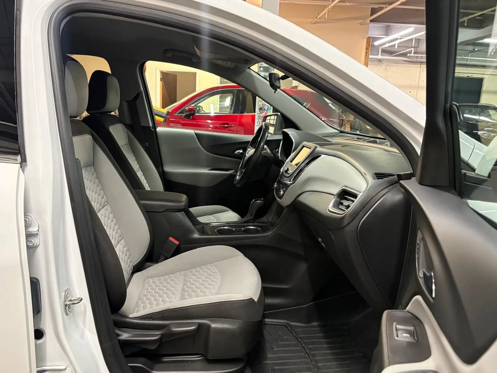 Used 2019 Chevrolet Equinox LT AWD/4WD image 22