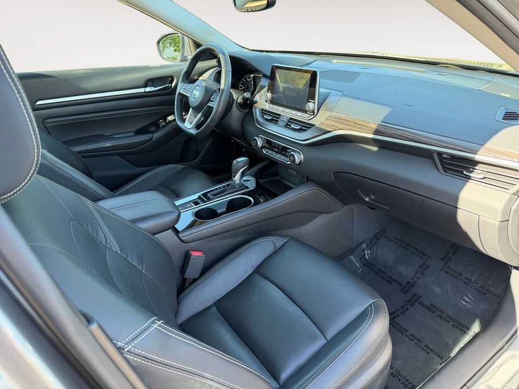 Used 2020 Nissan Altima 2.0 Platinum FWD image 26