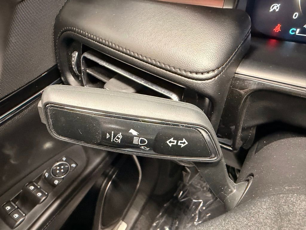 Used 2023 Lincoln Nautilus Reserve AWD/4WD image 31