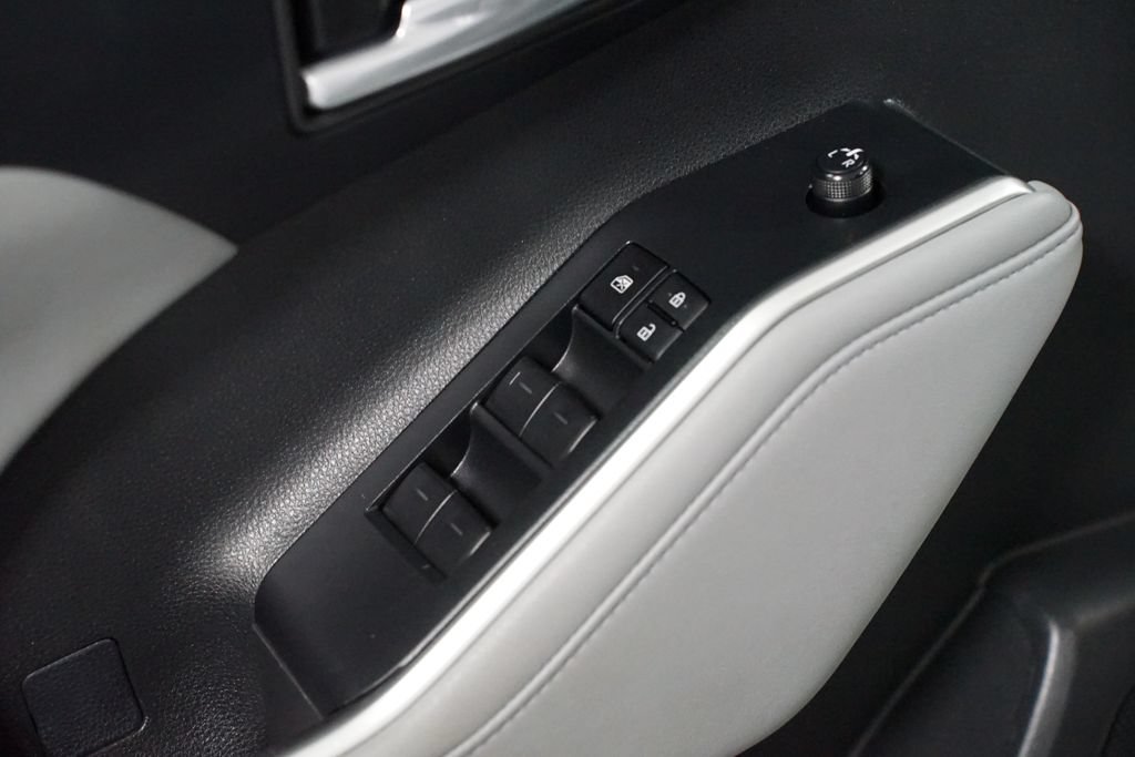 Certified 2024 Toyota Highlander XLE FWD image 32