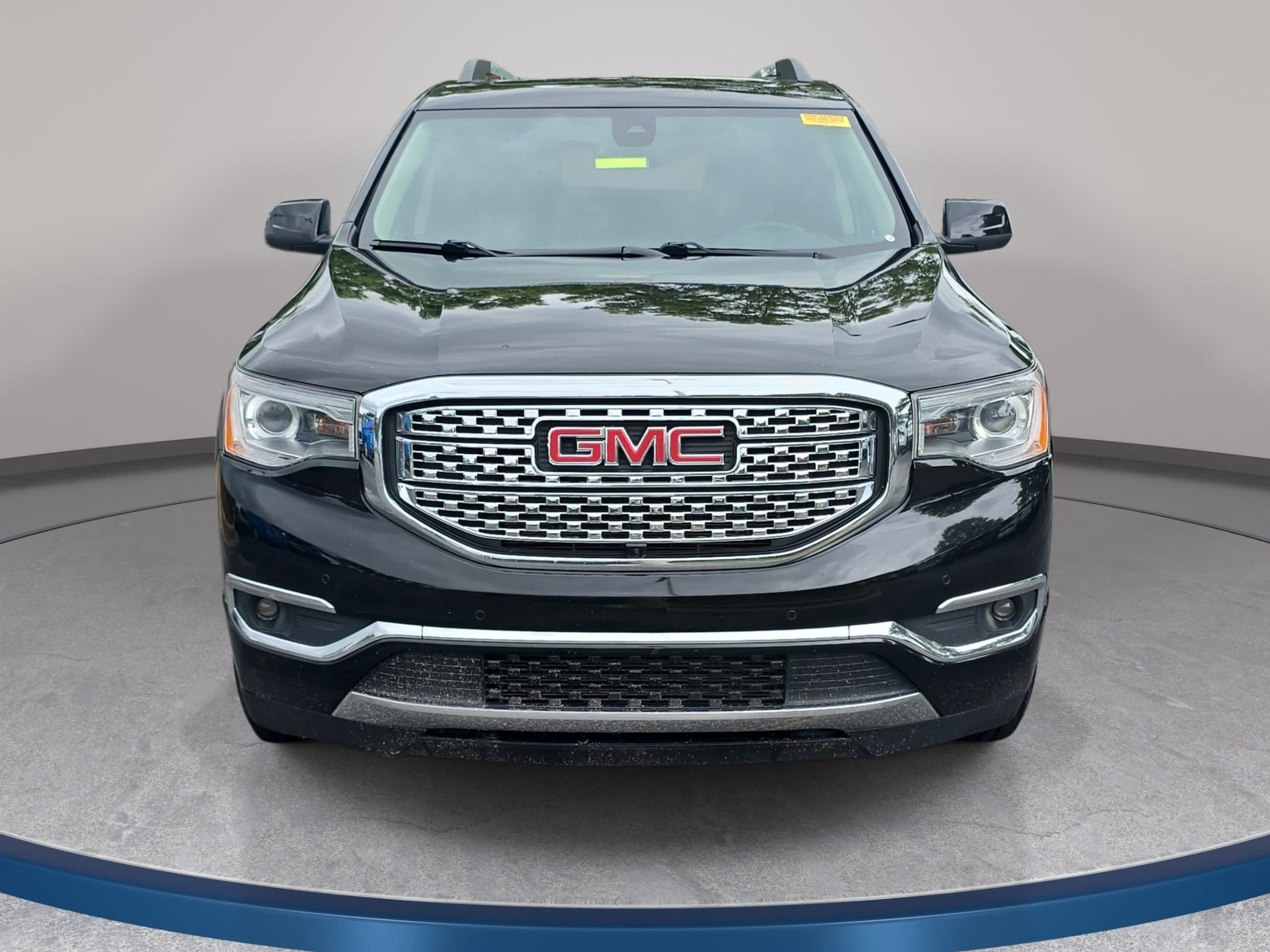 Used 2017 GMC Acadia Denali w/ Technology Package FWD image 2