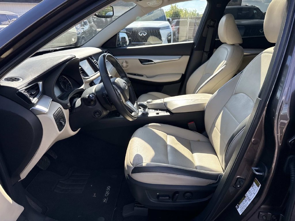 Used 2019 INFINITI QX50 Essential w/ Proactive Package AWD/4WD image 16