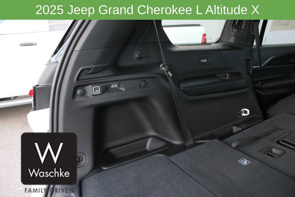 New 2025 Jeep Grand Cherokee L Altitude image 20