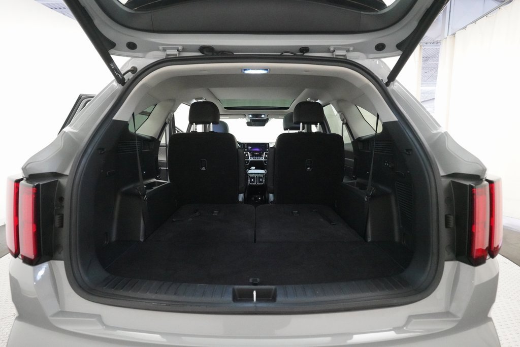 Certified 2023 Kia Sorento SX image 10