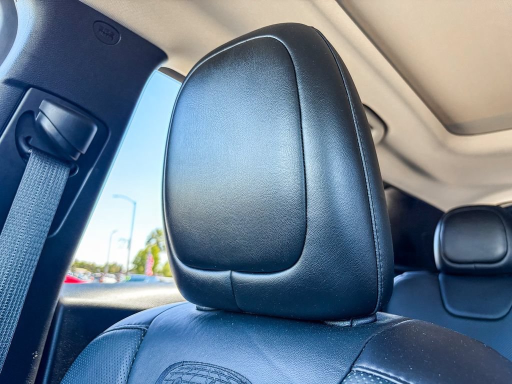 Used 2016 Jeep Cherokee Overland w/ Technology Group AWD/4WD image 52