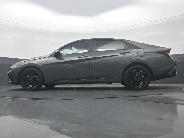 Used 2026 Hyundai Elantra Sport FWD image 35