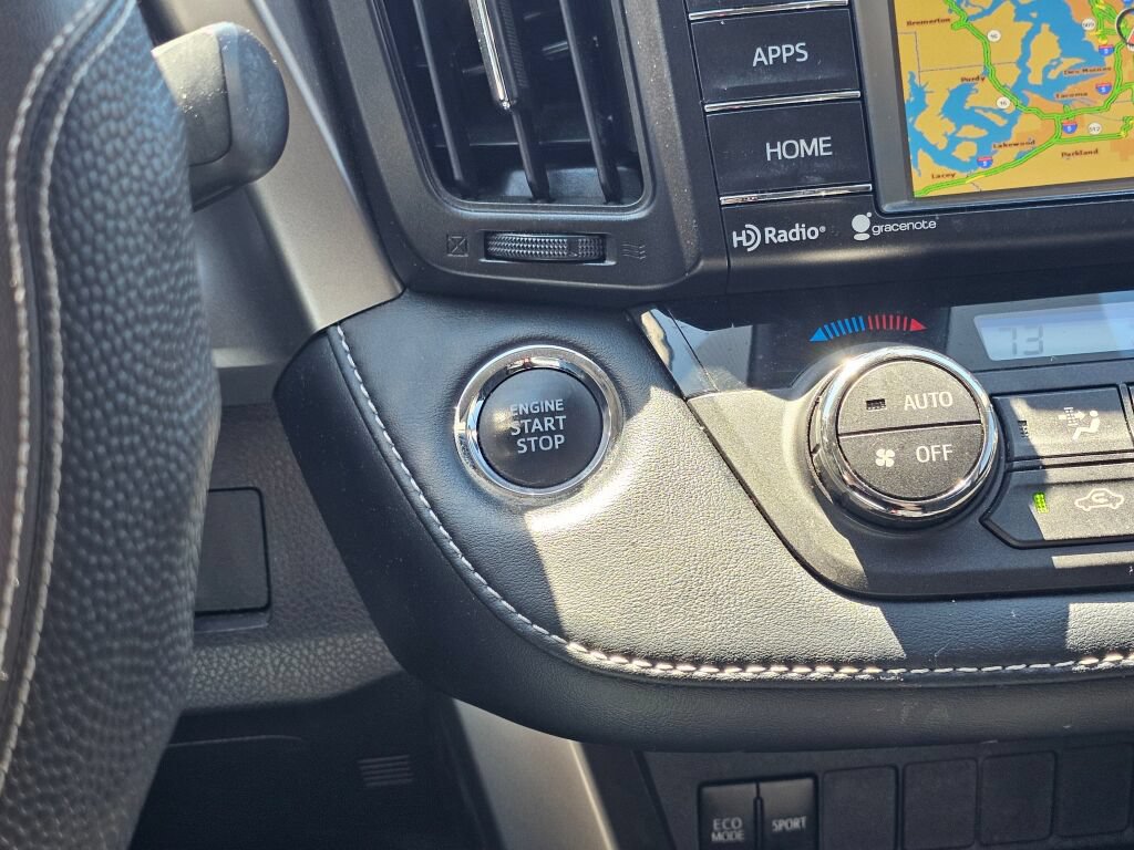 Used 2018 Toyota RAV4 XLE AWD/4WD image 27