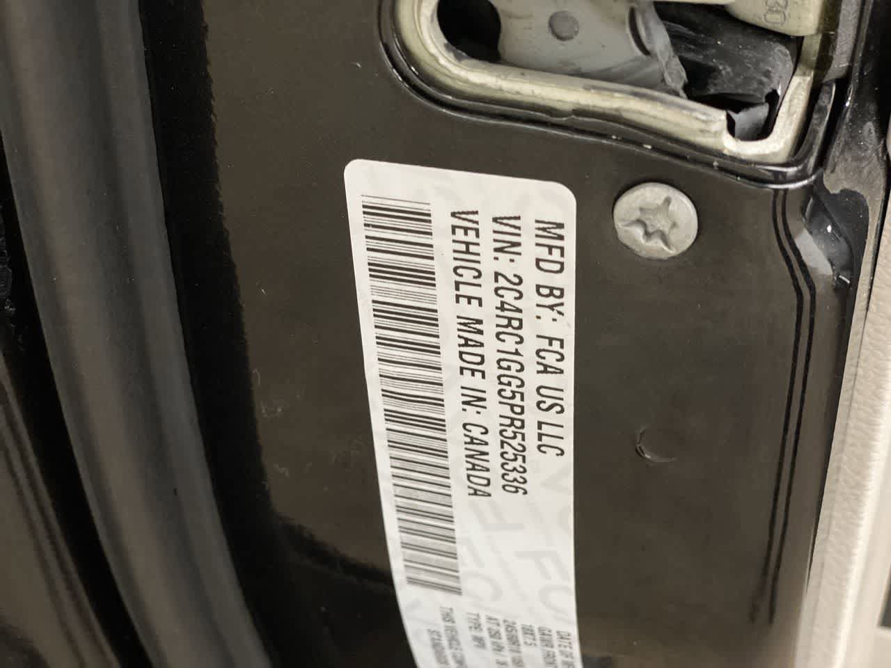 Used 2023 Chrysler Pacifica Limited image 30