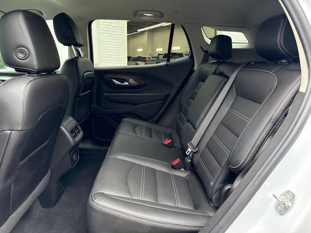 Used 2022 GMC Terrain Denali w/ Denali Premium Package AWD/4WD image 12