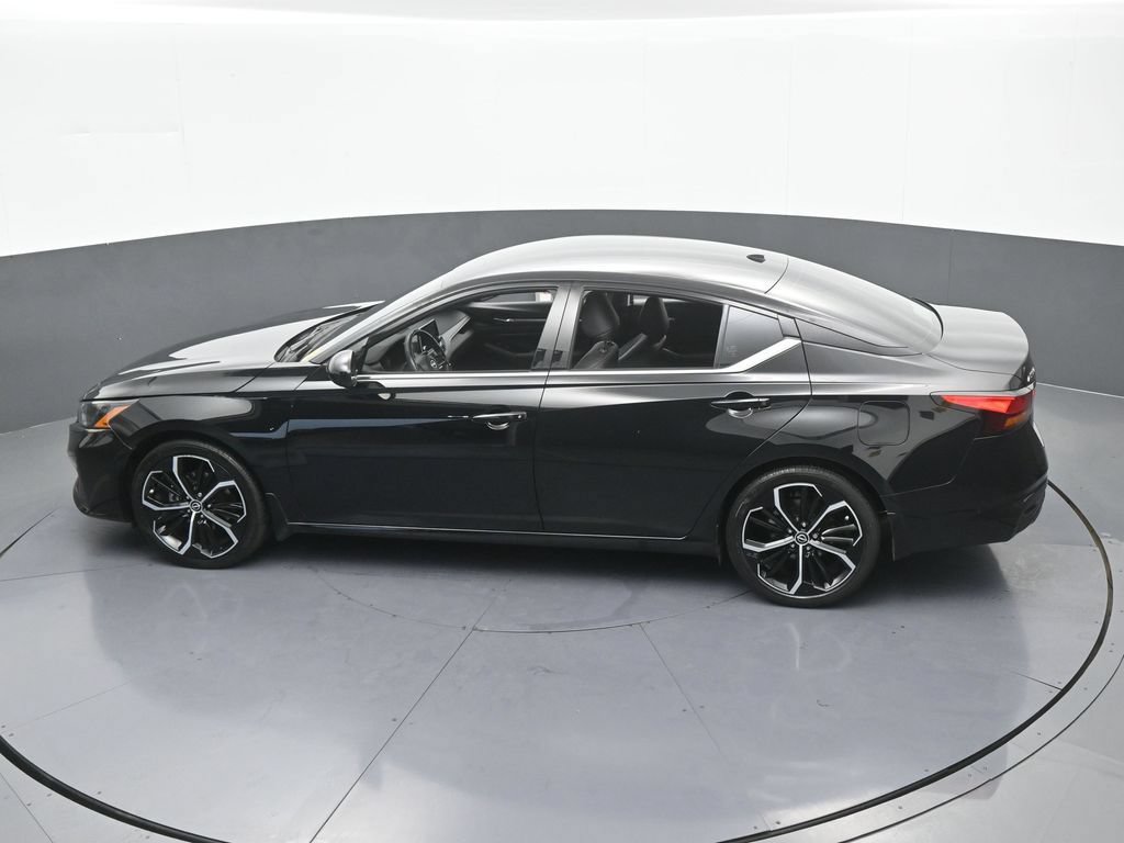 Used 2024 Nissan Altima 2.5 SR FWD image 44
