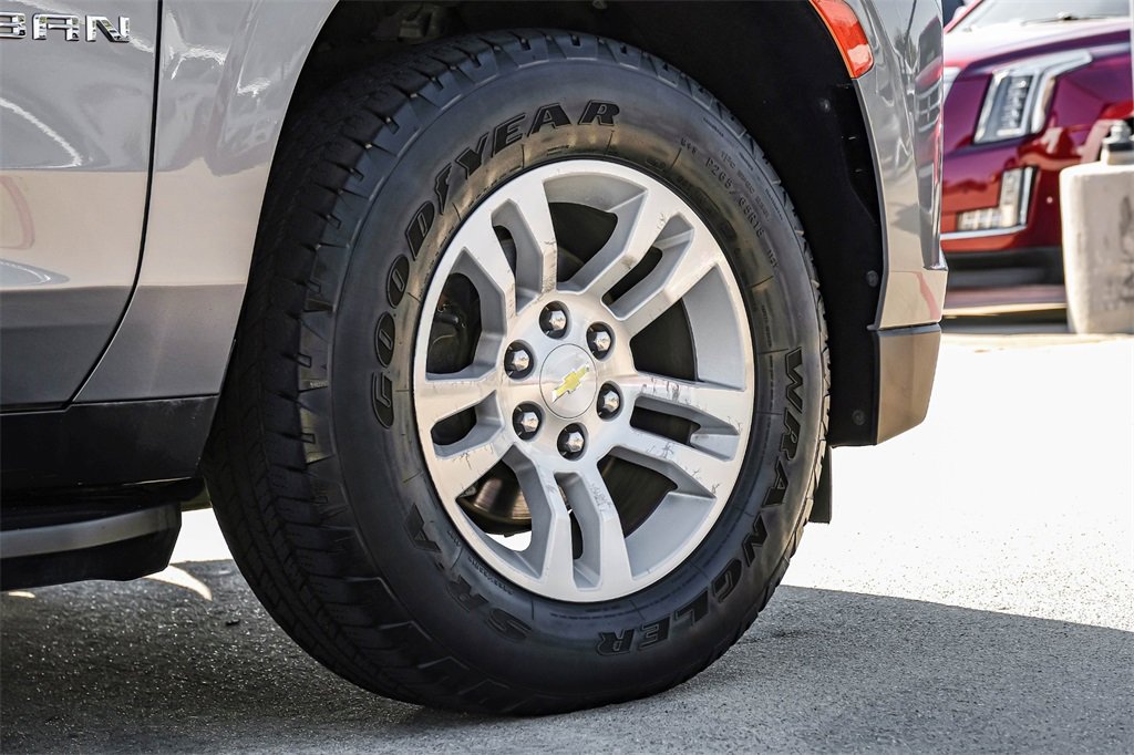 Used 2021 Chevrolet Suburban Premier w/ Premium Package image 63