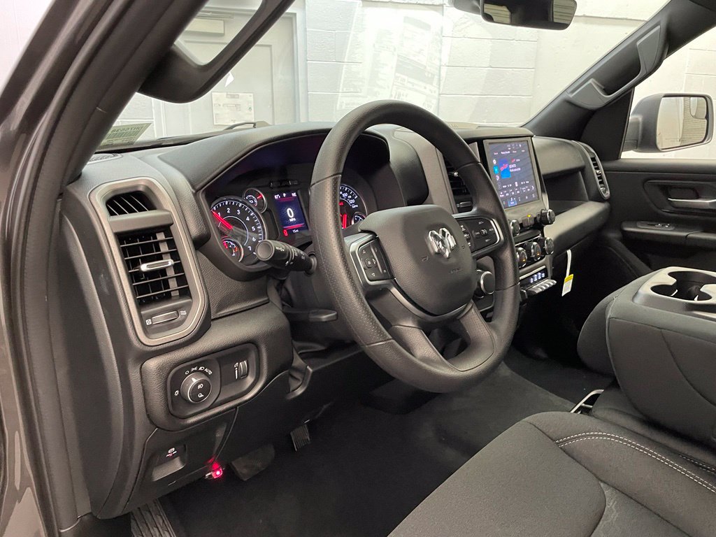 New 2026 RAM 1500 Express AWD/4WD image 15