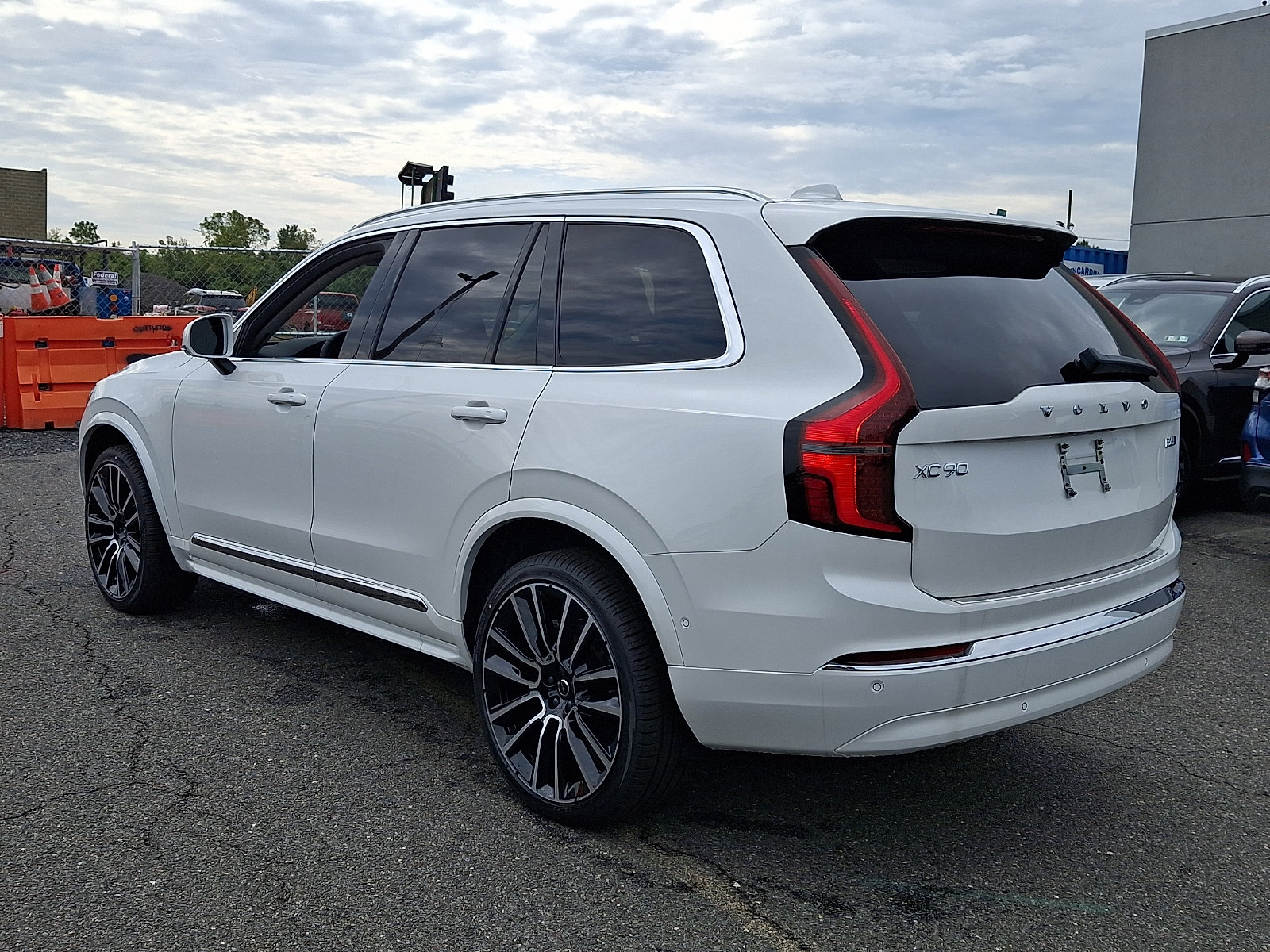 New 2027 Volvo XC90 B6 Plus AWD/4WD image 4