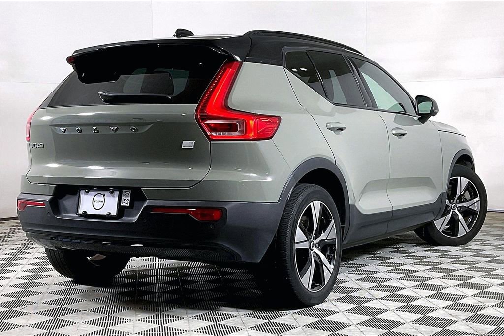 Used 2021 Volvo XC40 P8 Recharge image 10