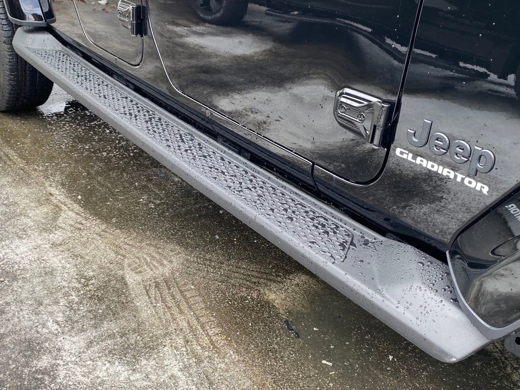 Used 2022 Jeep Gladiator Overland image 21