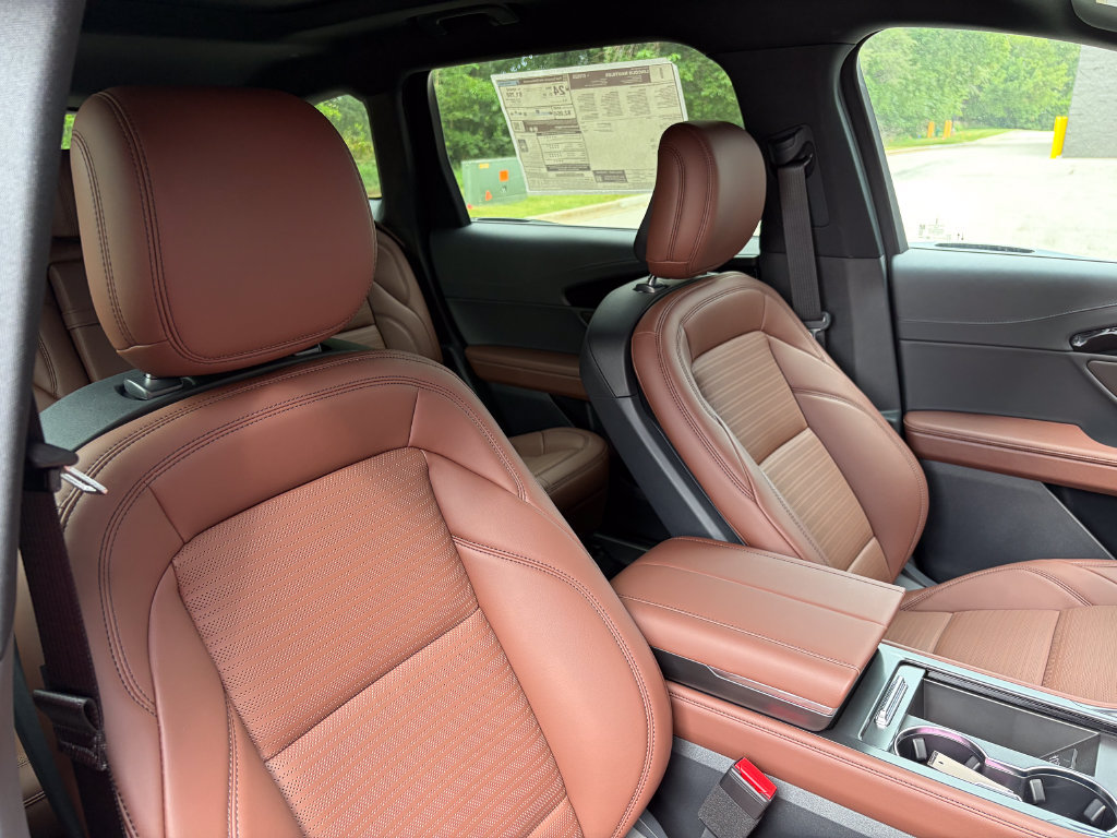 New 2026 Lincoln Nautilus Reserve w/ Jet Appearance Package AWD/4WD image 32