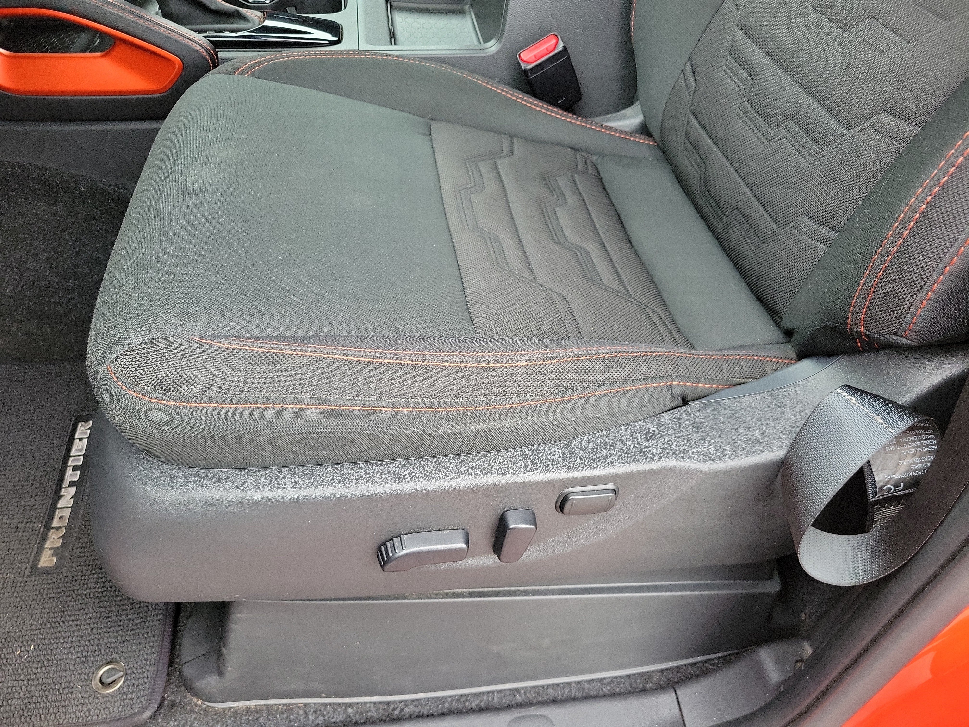 Used 2025 Nissan Frontier Pro-X RWD image 10