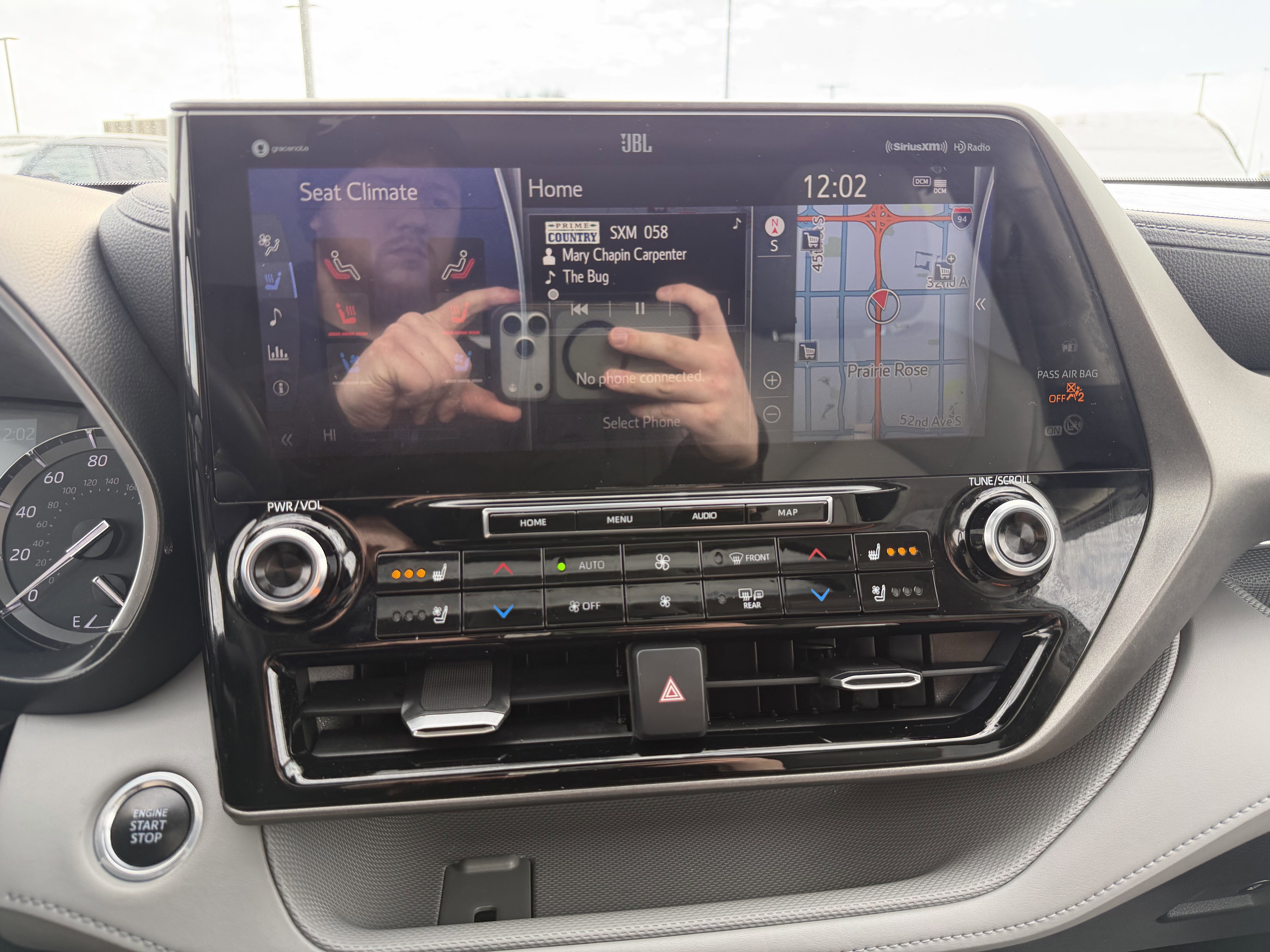 Used 2020 Toyota Highlander Limited image 16