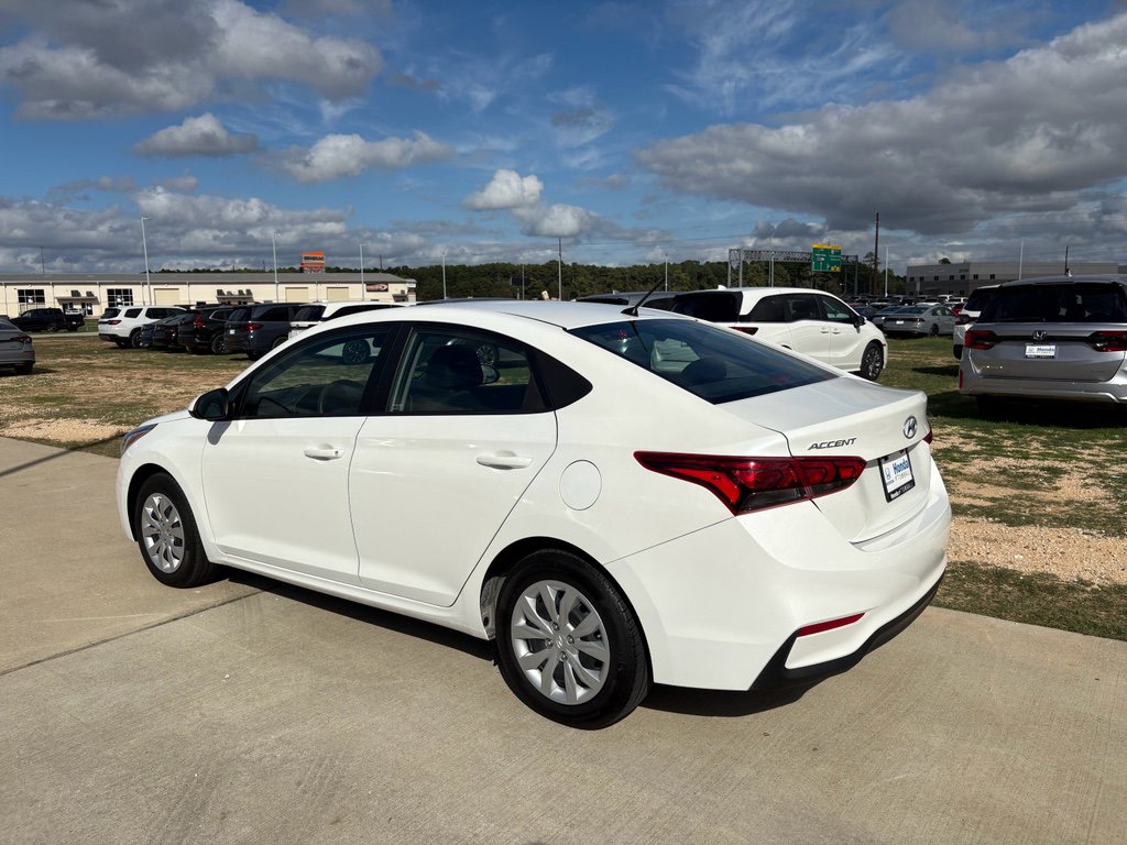 Used 2022 Hyundai Accent SE image 6