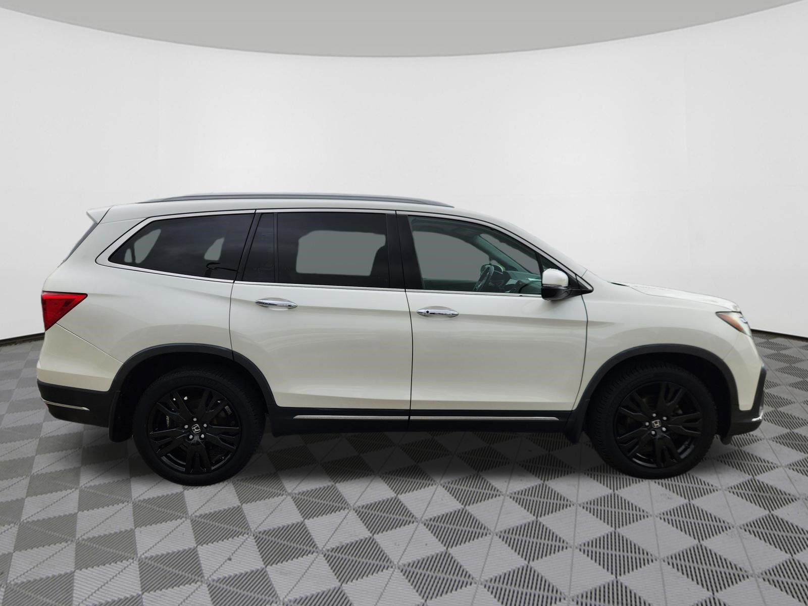 Used 2019 Honda Pilot Elite image 6