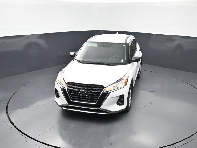 Certified 2025 Nissan Kicks Play S FWD image 26