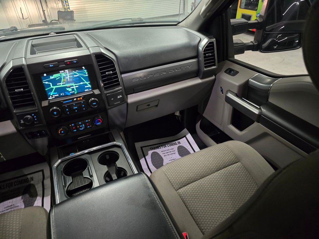 Used 2019 Ford F250 XLT w/ XLT Premium Package AWD/4WD image 44