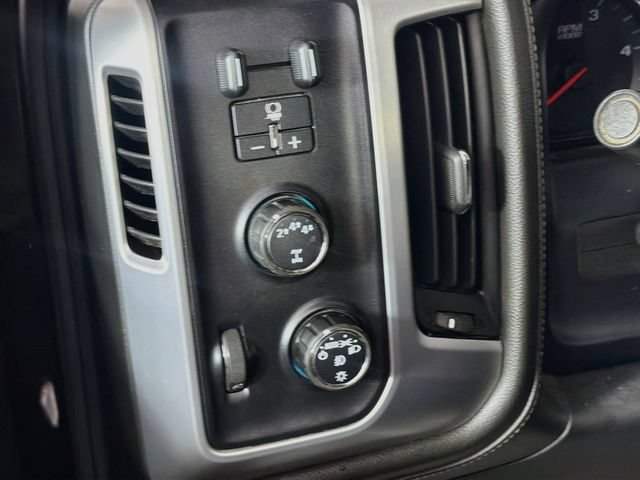 Used 2018 GMC Sierra 2500 SLE w/ SLE Preferred Package AWD/4WD image 10