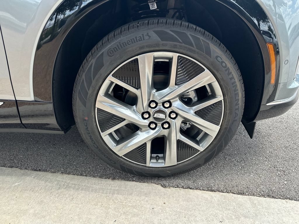 New 2027 Cadillac Optiq Luxury RWD image 17