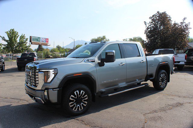 Used 2024 GMC Sierra 3500 Denali image 13