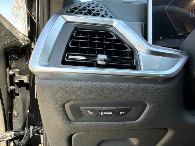 New 2026 BMW X6 xDrive40i w/ Premium Package image 36