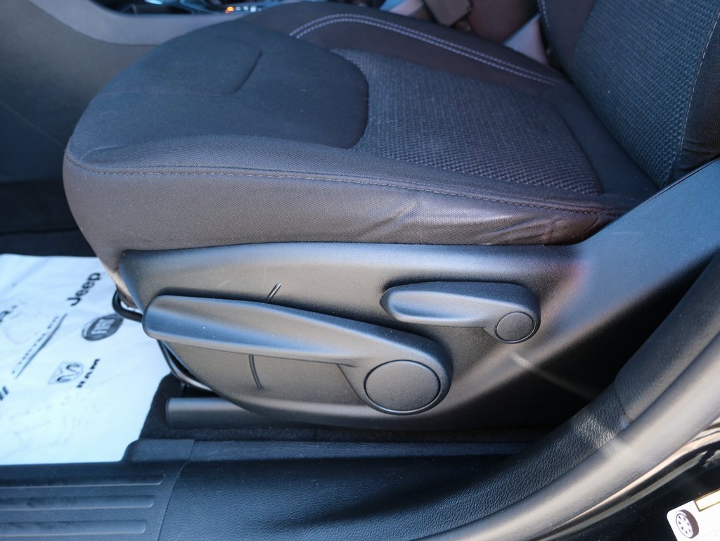 Used 2021 Jeep Cherokee Latitude image 25