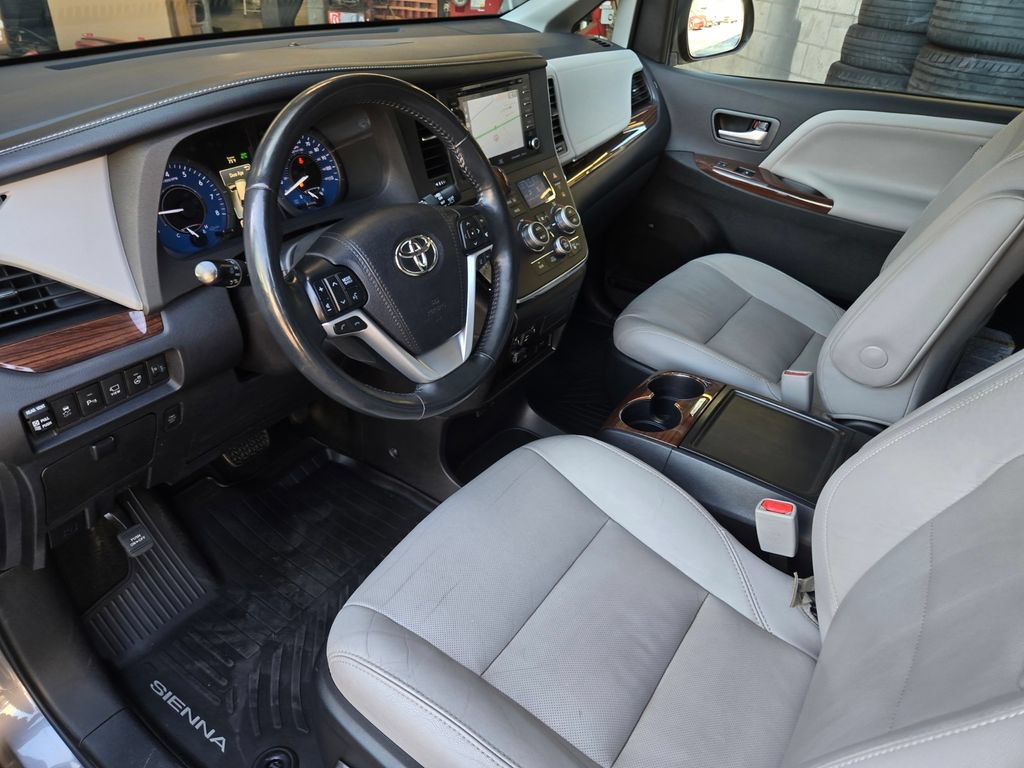 Used 2018 Toyota Sienna Limited Premium AWD/4WD image 10