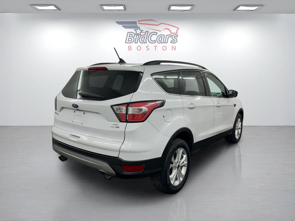 Used 2018 Ford Escape SE w/ SE Sync 3 Package AWD/4WD image 4