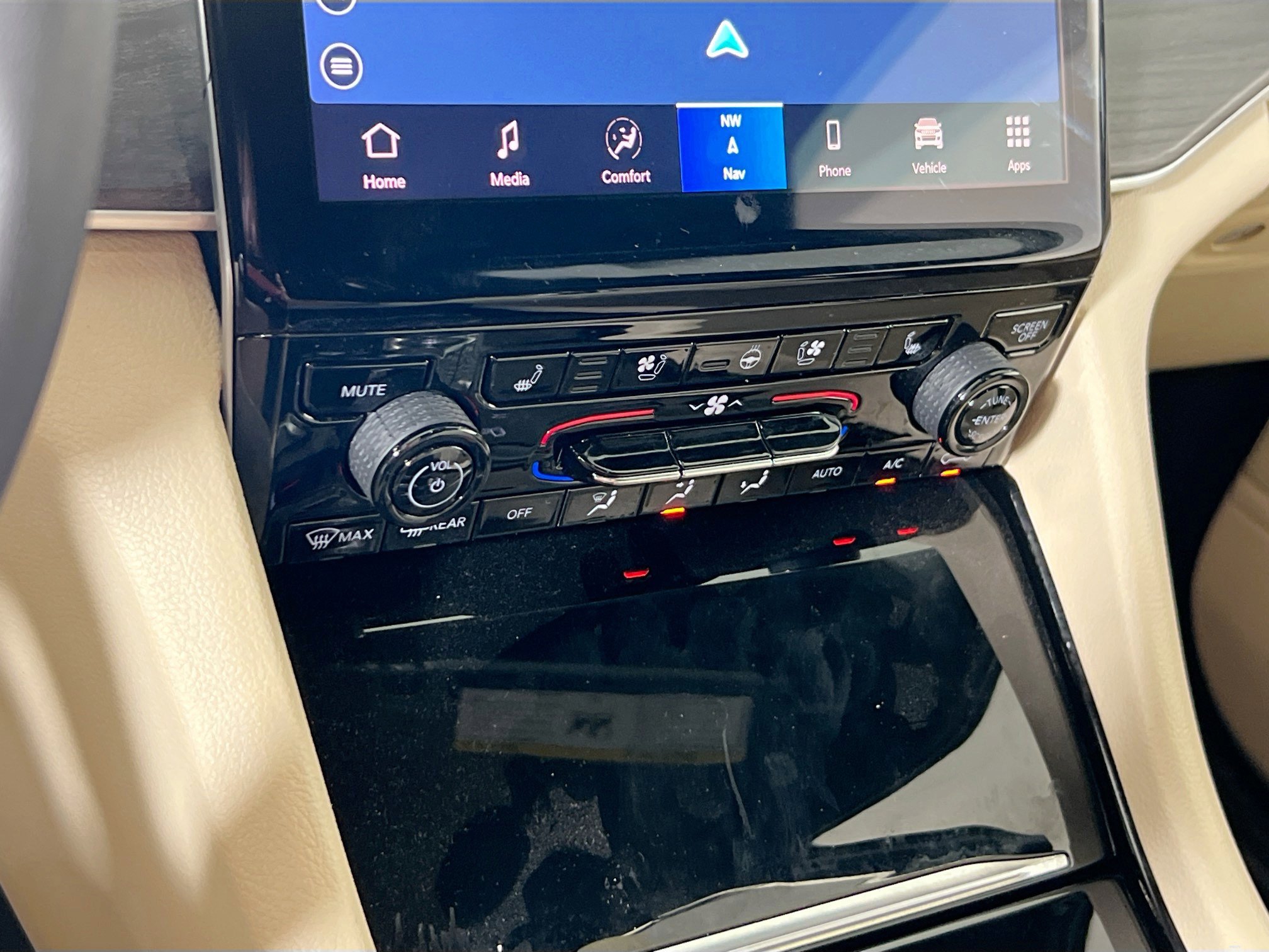 Used 2023 Jeep Grand Cherokee Limited w/ Luxury Tech Group II image 15