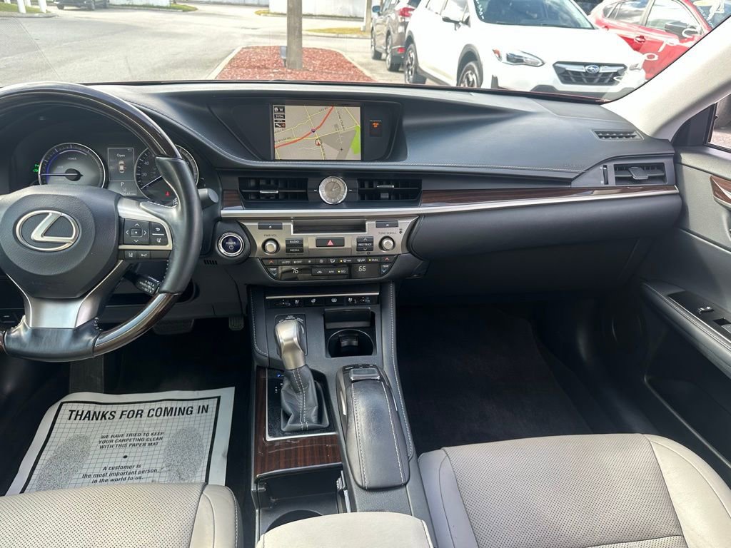 Used 2017 Lexus ES 300h image 23