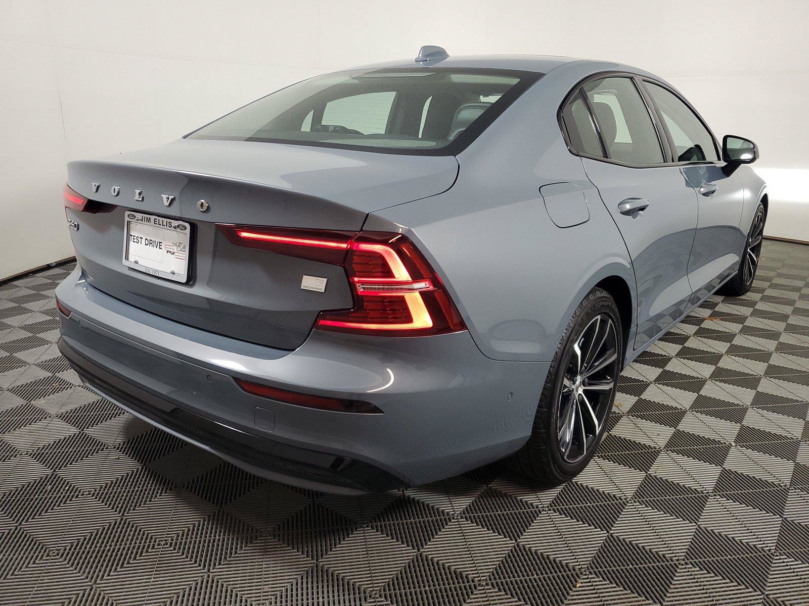 Used 2023 Volvo S60 T8 Plus AWD/4WD image 6