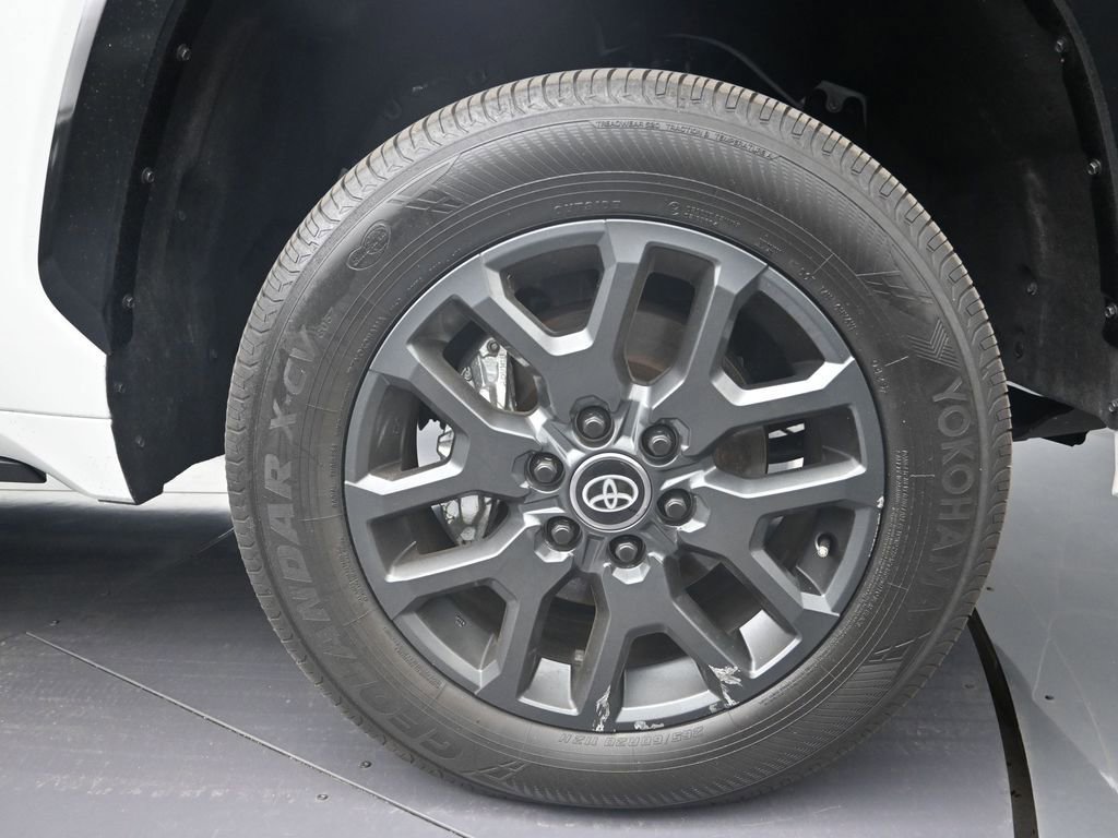 Used 2025 Toyota Tundra Platinum image 9