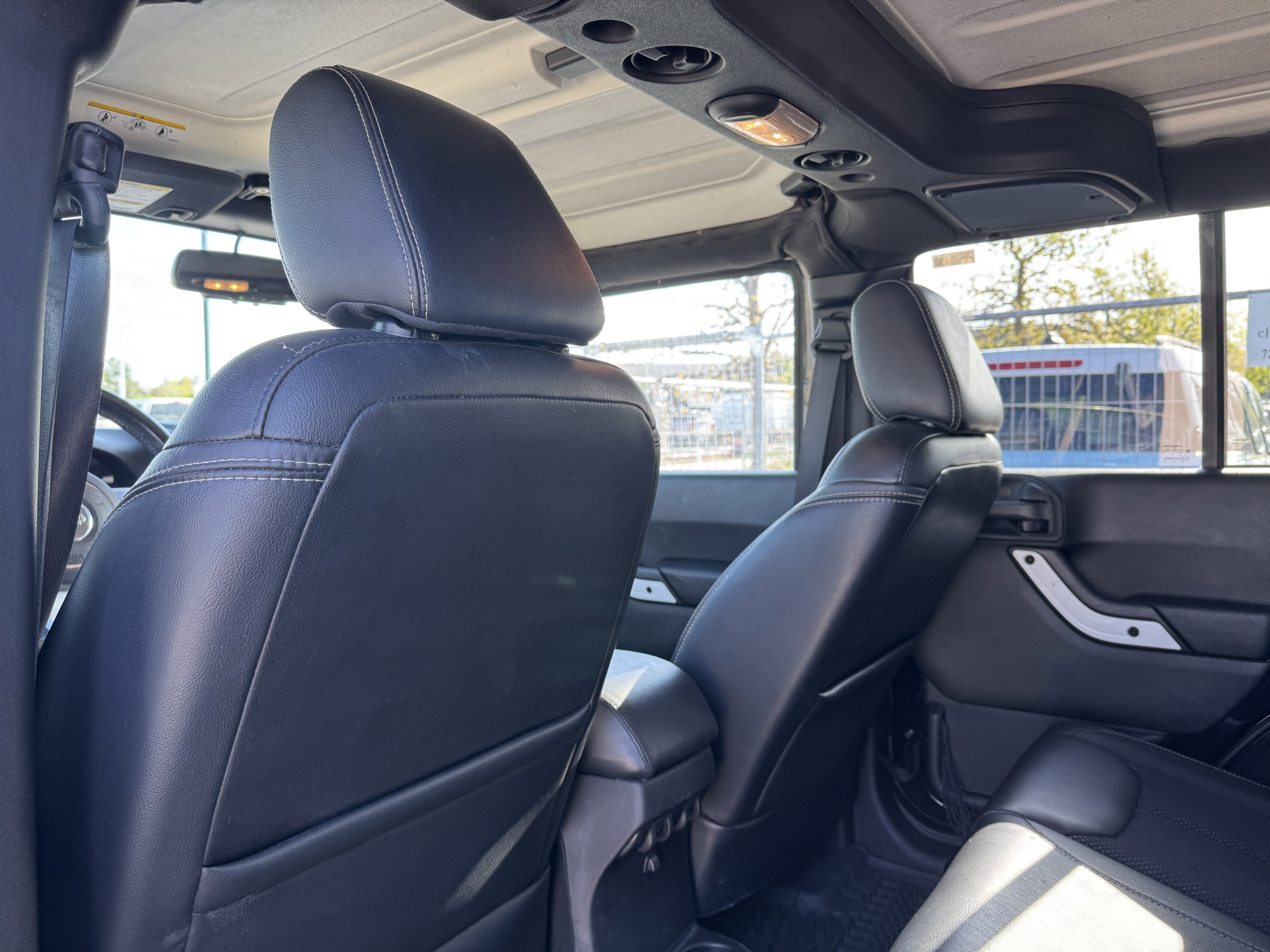 Used 2015 Jeep Wrangler Unlimited Sahara AWD/4WD image 13