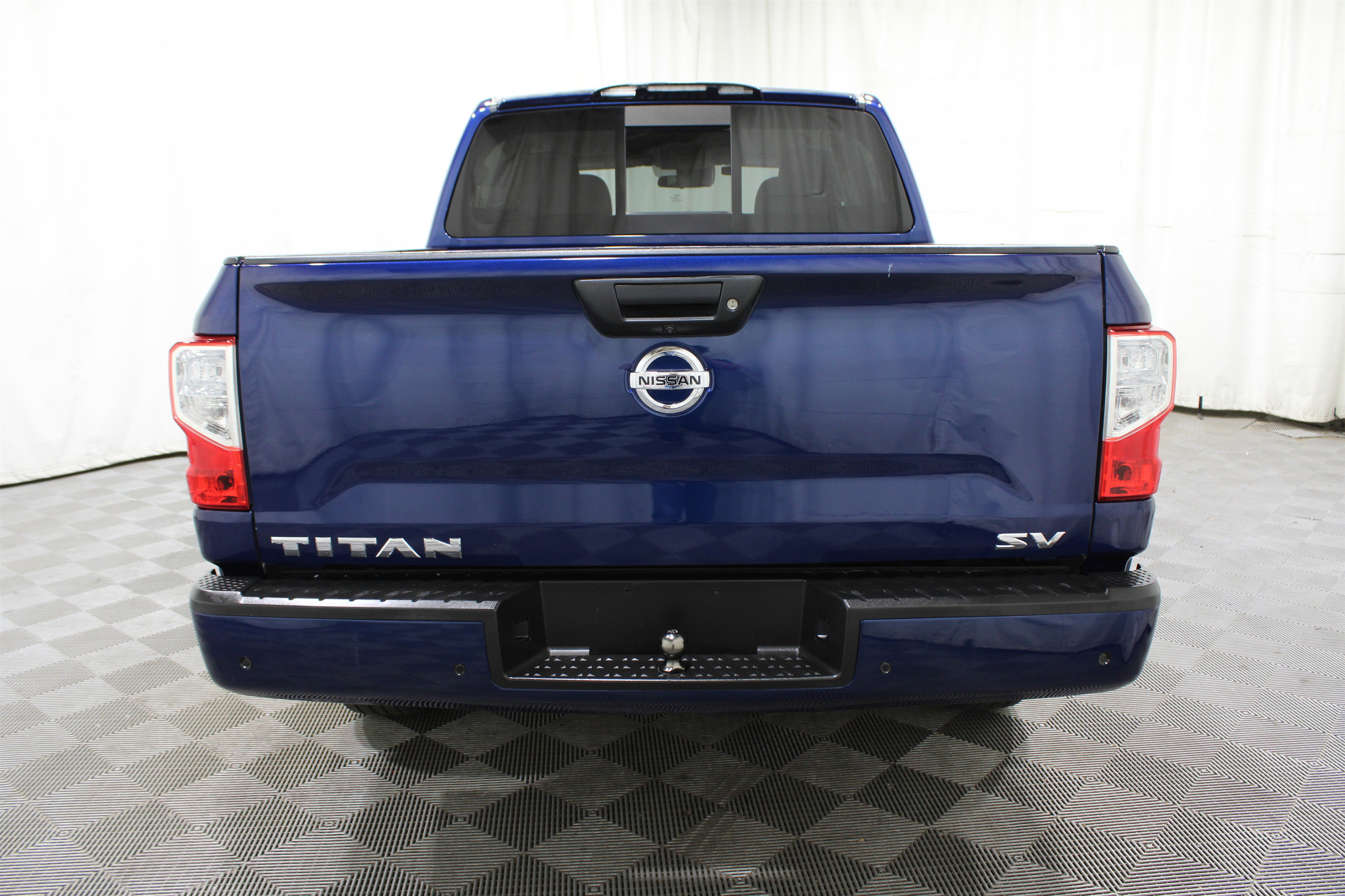 Used 2021 Nissan Titan SV image 30