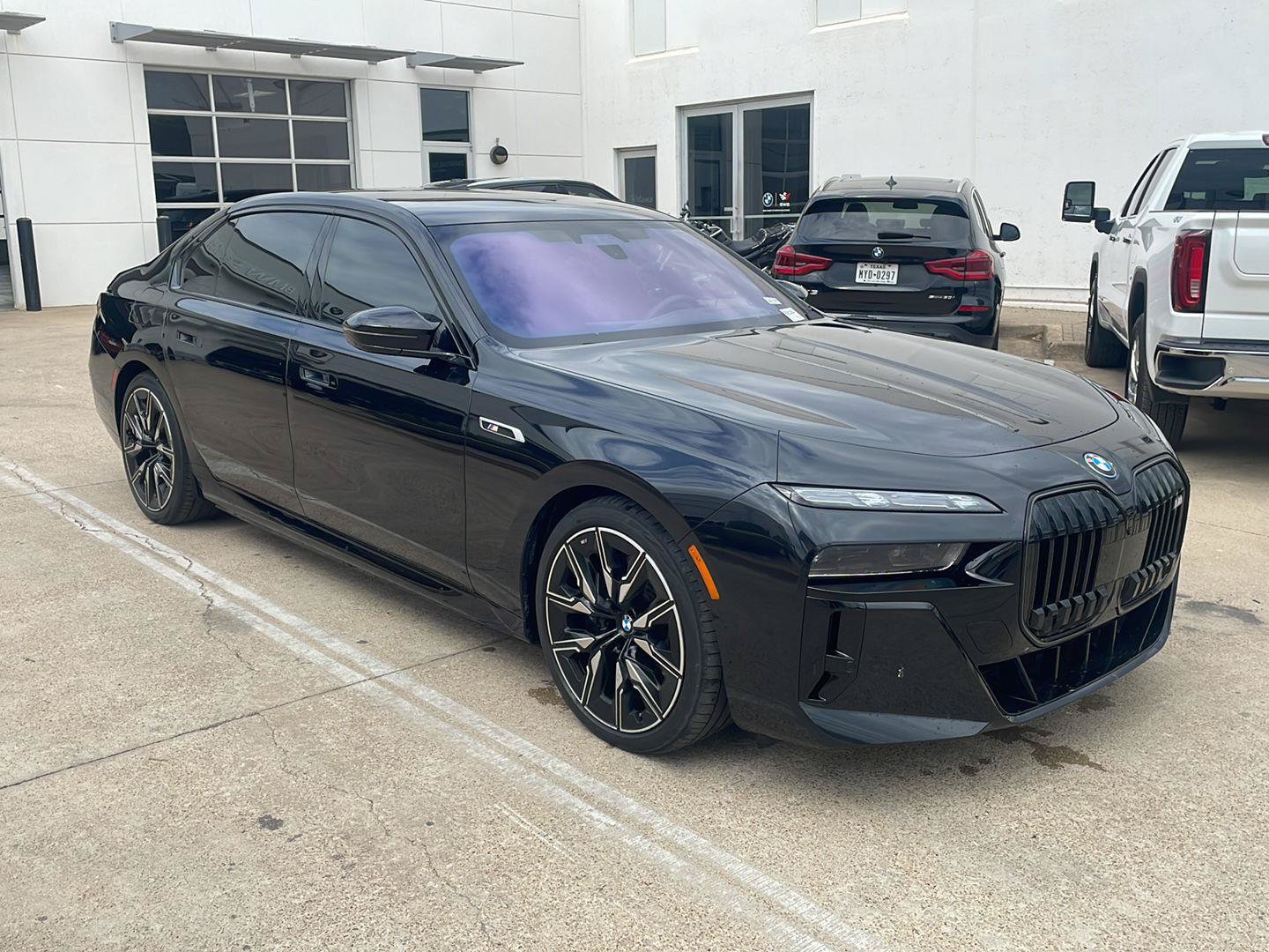 Used 2025 BMW i7 M70 AWD/4WD image 4