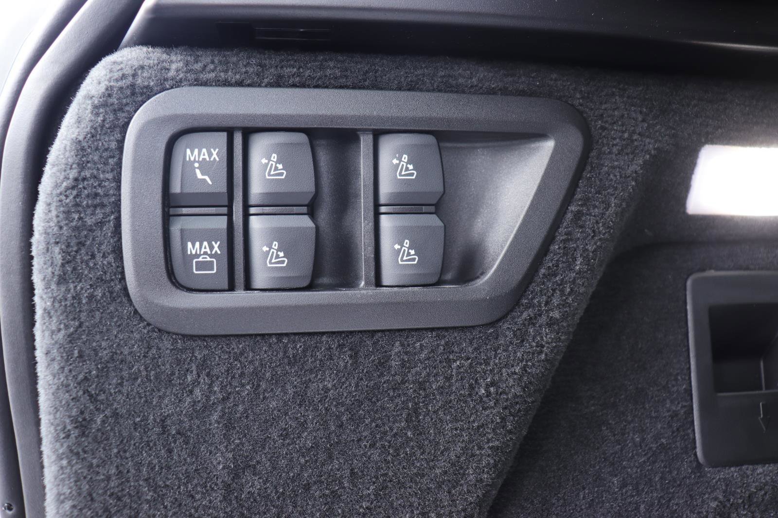 New 2026 BMW X7 xDrive40i image 19