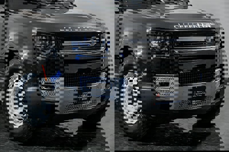 Used 2021 Land Rover Defender 110 image 2