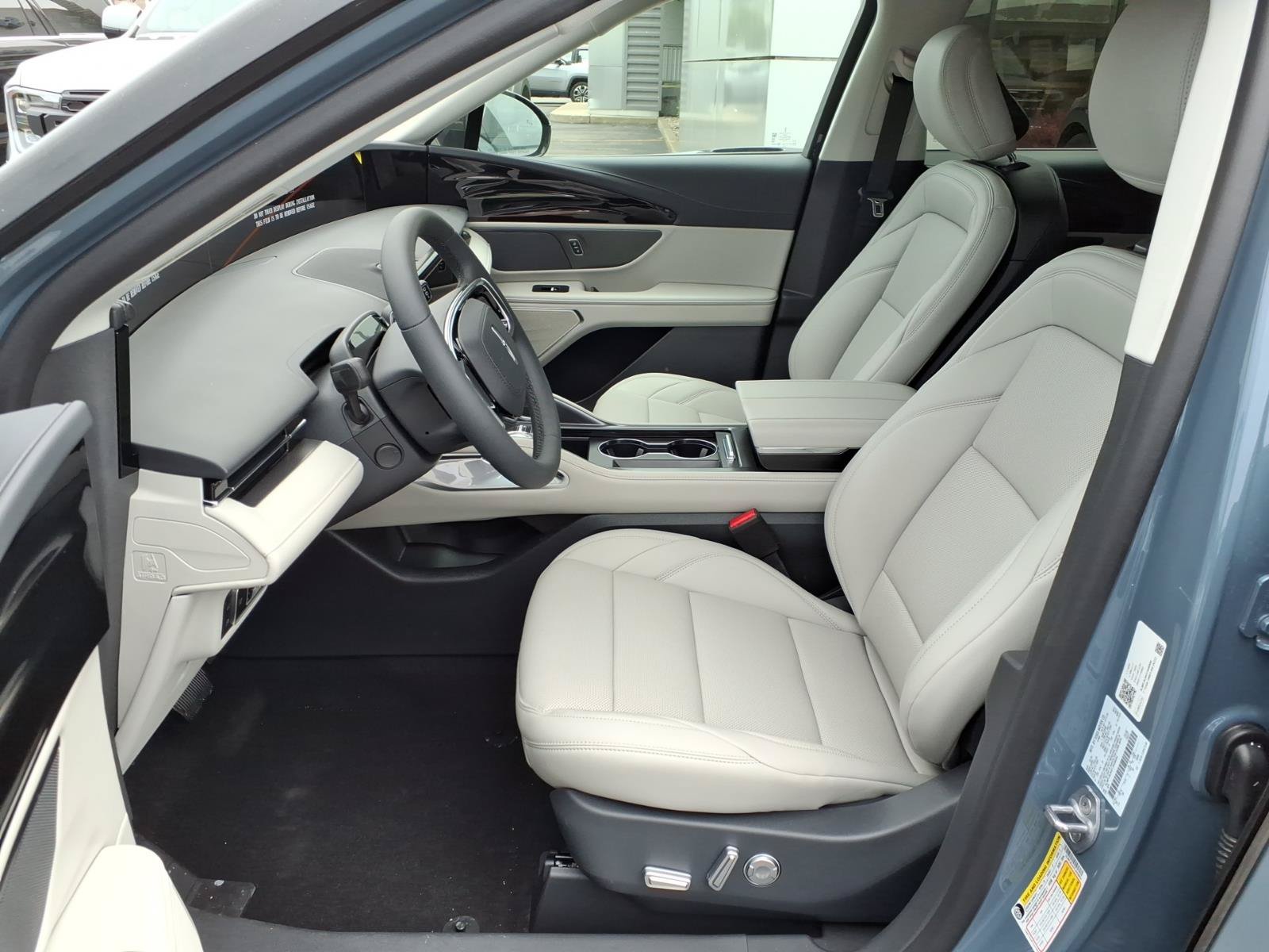New 2026 Lincoln Nautilus Premier AWD/4WD image 4